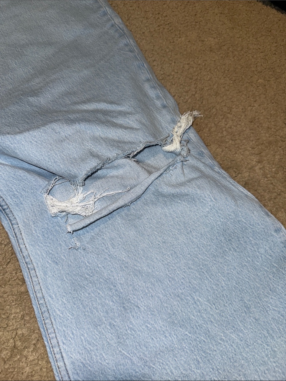 Abercrombie & Fitch Light Blue High-Rise Relaxed Jeans - Picture 4 of 7